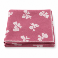 Plaid 100% polyester 390 GSM, avec ourlets triangulaires à points de surjet sur les 4 coins, motifs, tailles et couleurs personnalisables
