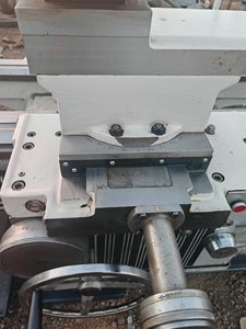 Tour manuel d'<span class=keywords><strong>occasion</strong></span> 6180*3000mm, bien entretenu, <span class=keywords><strong>de</strong></span> précision, robuste, pour le tournage d'arbres et <span class=keywords><strong>de</strong></span> composants métalliques, prêt à l'emploi - Product Image 2