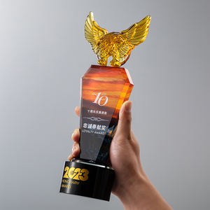 ईगल गोल्ड क्रिस्टल ट्रॉफी ब्लैक क्रिस्टल बेस सैंडब्लास्टड रंग के प्रिंटिंग रंग शील्ड योद्धा फेंग शुई पदक - Product Image 4