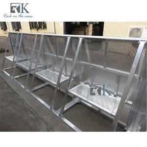 Barricadas Plegables de Aluminio de Ensamblaje Rápido RK con Sistema de Bloqueo, Recubrimiento en Polvo Plateado y Negro para Eventos y Festivales al Aire Libre - Product Image 2