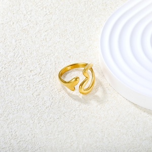 Bagues minimalistes en acier inoxydable plaqué or 18 carats, forme cœur irrégulière évidée, bijoux ajustables pour femmes - Product Image 3