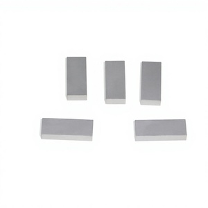Tira de Carburo de Tungsteno de 5x11x27mm - Alta Dureza y Resistencia al Desgaste para Piezas de Herramientas y Componentes de Uso Intensivo - Product Image 1