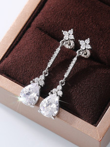 Orecchini Pendenti a Goccia in Cristallo Bianco a Forma di Pera per Donne, Eleganti Accessori per Uso Quotidiano e Feste - Product Image 2