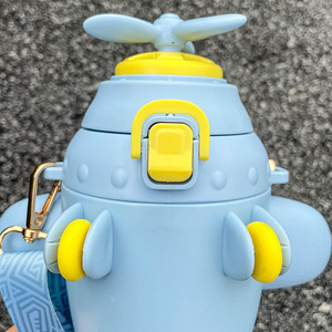 Seaygift enfants été dessin animé bébé bus sippy gobelets en plastique 2024 nouvel <span class=keywords><strong>avion</strong></span> étudiant portable <span class=keywords><strong>voyage</strong></span> tritan bouteille d'eau - Product Image 3