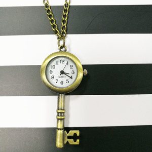 <span class=keywords><strong>Montre</strong></span> Vintage Collier Steampunk Squelette Clé Fob <span class=keywords><strong>Montre</strong></span> de Poche Horloge Pendentif À remontage manuel Hommes - Product Image 2