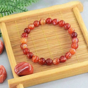 Una nueva pulsera de ágata roja de alta calidad superventas que simboliza la buena suerte y la riqueza para unisex - Product Image 6