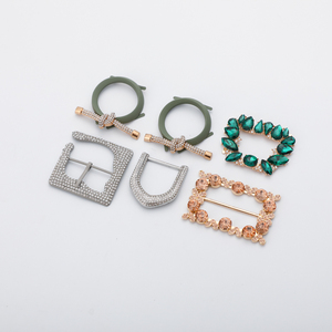 Accessori per Abbigliamento Personalizzati, Logo in Metallo Inciso di Lusso per Borse, Accessori per Abbigliamento su Misura - Product Image 3