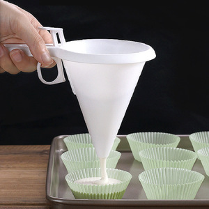 Handheld Cake Dispenser Batter Separator Funnel With Spout For Cupcake Baking Tools PP Material - Product Image 2