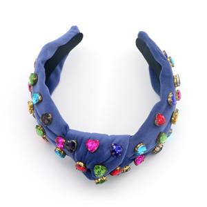 عصابات رأس ملونة مصنوعة يدويًا من الكريستال على شكل قلب قوس قزح لعيد الميلاد ، عصابات رأس مخصصة من القماش المخملي الأزرق الداكن - Product Image 6
