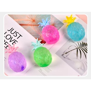Juguete Blandito de Maltosa con Forma de Fruta, Piña Brillante, Pelota Antiestrés de Rebote Lento, Juguete Sensorial para Apretar - Product Image 2