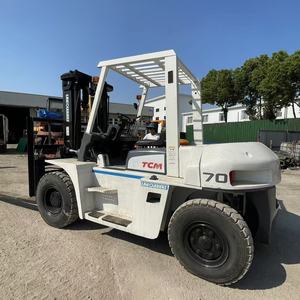 Venta al por mayor de montacargas TCM FD70Z8 de horquilla larga para manejo de materiales, montacargas usados de fábrica con motor Isuzu a bajo precio. - Product Image 1