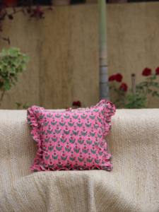 Housse de coussin en lin imprimé floral noir, motif foncé, esthétique, botanique, artisanale, style campagnard - Product Image 6