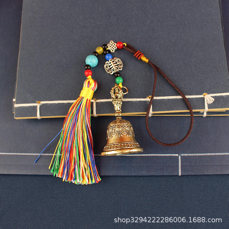 จี้ทองเหลืองซ่อนระฆัง-เชือกที่มีสีสัน