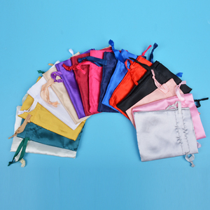 Sac en satin brodé personnalisé 13*18cm, cadeau de <span class=keywords><strong>mariage</strong></span>, organiseur de bijoux, <span class=keywords><strong>pochette</strong></span> en gros - Product Image 1