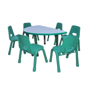 Ensemble <span class=keywords><strong>table</strong></span> et chaises en plastique de haute qualité pour la maternelle, style lune, mobilier scolaire pour enfants, en vente - Product Image 2
