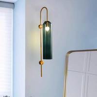 Applique murale moderne en fer courbé avec verre dépoli en forme de cylindre long, luminaire mural d'intérieur de luxe pour villa et chambre