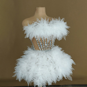 Conjunto de falda tutú con encaje en capas y adornos de diamantes de imitación con lazo en la cintura, a la moda - Product Image 1