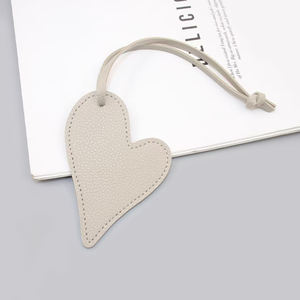 Nouveau design, vente en gros, breloques <span class=keywords><strong>de</strong></span> sac en forme <span class=keywords><strong>de</strong></span> cœur, accessoires porte-clés cœur, pendentif en cuir PU - Product Image 5