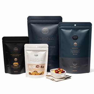 Sachet zippé en mylar noir personnalisé avec pochette support 3.5g 7g 28g Emballage en plastique anti-odeur avec fenêtre pour biscuits et bonbons - Product Image 1