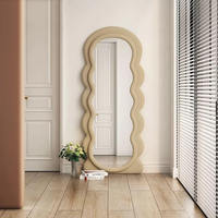 Miroir de sol ondulé décoratif de style moderne crème avec cadre en PU pour salon, chambre à coucher, entrée - Vente en gros