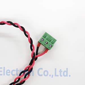 Faisceau de câblage torsadé vert personnalisé avec bornier, assemblage de câbles torsadés rouge-noir pour équipement de contrôle industriel - Product Image 5