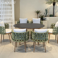 Table de jardin ronde avec pieds en bois pour terrasse