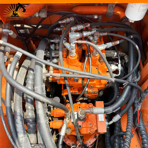 Excavadora usada Doosan de 150W para trabajos de movimiento de tierras y carga compacta y rentable de maniobra innovadora - Product Image 6