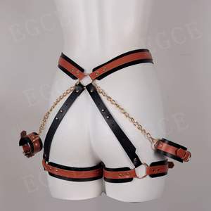 Kit de bondage BDSM LOV avec menottes réglables, attaches de cheville, attaches de cuisse, bandeau, sangle croisée et sangle de taille - Product Image 4