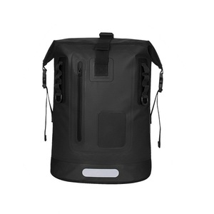 Mochila Impermeable Enrollable de 20L para Senderismo, Montañismo y Pesca, con Bolsillo con Cremallera y Correas Ajustables - Product Image 3