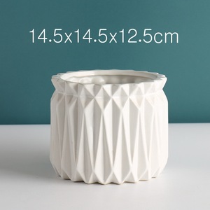<span class=keywords><strong>Pot</strong></span> <span class=keywords><strong>de</strong></span> fleurs en ciment simple <span class=keywords><strong>de</strong></span> style nordique rond pour la décoration <span class=keywords><strong>de</strong></span> la maison - Product Image 5