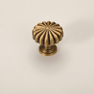 High Quality European Style Luxurious Antique Brass Color Cabinet <strong>Door</strong> Drawer Single Hole <strong>Knobs</strong> - Product Image 6