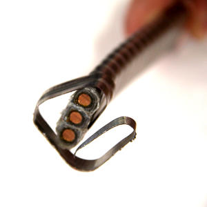 Câbles d'alimentation ESP plats 5KV 2AWG de marque Hebei Huatong avec <span class=keywords><strong>tube</strong></span> enroulé - Product Image 1