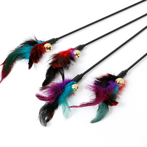 Jouet interactif pour chat PipiTao - Disponible en gros avec plumes colorées, clochette et manche court - Jouet pour chat en plastique - Product Image 2