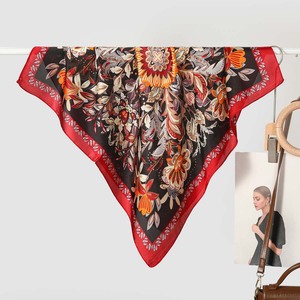 Individuell digital bedrucktes blau-gelbes abstraktes Kunstseidentuch, 70 cm quadratisch, für muslimische Damenmode und Taschen-Dekoration - Product Image 6