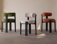 Chaise de salle à manger de luxe rembourrée en bois de frêne blanc, fauteuil rétro design à dossier haut pour maison d'hôtes élégante et salon moderne