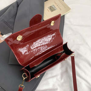 Sac à main élégant et luxueux pour femme, en cuir PU, modèle selle, vente directe du fabricant, très demandé. - Product Image 4