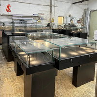 Ensemble de présentoirs à bijoux de luxe noir mat, étanches et écologiques, avec éclairage LED intégré et verrouillable, pour vitrine de boutique de détail