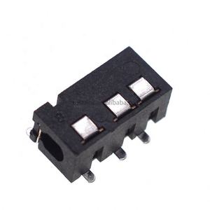 ヘッドレス3 + 1パッチイヤホン3.5MMオーディオソケットPJ-320D 4レッグパッチヘッドレスPJ320D - Product Image 1