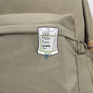 Divertente Spilla Smaltata a Tema Bevande (Birra, Latte, Tè, Mate Puro, Infusion) per Decorazione Zaino - Product Image 4