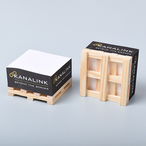 Logo personnalisé <span class=keywords><strong>Bloc</strong></span>-notes carré Palette en bois pour bureau d'affaires <span class=keywords><strong>Bloc</strong></span>-notes <span class=keywords><strong>Bloc</strong></span>-notes en papier personnalisé Cube mémo - Product Image 1
