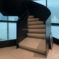 Escaliers d'intérieur en colimaçon modernes personnalisés Conception durable Métal et bois Matériau pour appartements et villas