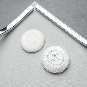 Ensemble de commodités d'hôtel dans une boîte en carton shampooing jetable après-shampoing savon pour chambres d'hôtes Travel Inns - Product Image 6