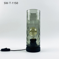 Nouveautés : Lampe de chevet nordique postmoderne simple en verre avec base pour chambre à coucher