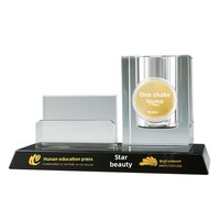 Ornements personnalisés en quartz transparent, trophées haut de gamme sculptés sur mesure, artisanat en cristal sur mesure pour événements d'entreprise et commémorations d'anniversaire