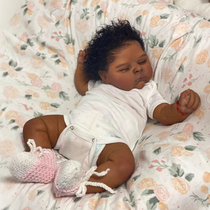 19 Zoll Reborn Baby Puppe Lebensechte Schlafende Neugeborene Puppe Schwarzes Mädchen 3D-Hautton mit Sichtbaren Adern Handgeimplantierte Lockige Haare M059 - Product Image 5