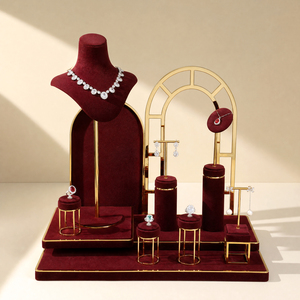 Zebopak - Elegante Expositor de Joyería en Forma de Arco de Metal Dorado y Terciopelo Borgoña para Collares, Pendientes y Anillos, Venta al por Mayor para Boutiques - Product Image 1