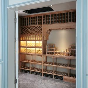 Cantina Personalizzata ROYAL METAL, Bar di Lusso per Casa o Appartamento, Ampio Espositore per Vini, Scaffale Artigianale in Rovere Bianco - Product Image 4