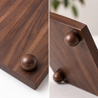 Meilleures ventes : Plateau de service sur piétement en bois de noyer massif, planche à charcuterie décorative sur pied pour la décoration intérieure et les événements traiteur