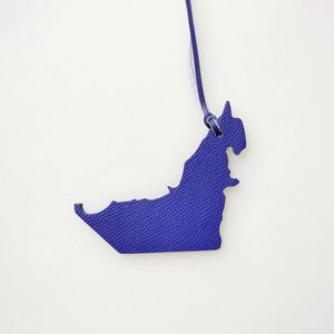 Porte-clés en cuir PU en forme de carte des Émirats arabes unis (Dubaï), accessoire de sac à la mode, breloque de bagage très prisée - Product Image 2