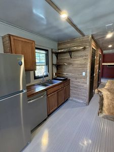 Casa Pequeña 2024 Construida en Contenedor Refrigerado de 18 Ruedas ENVÍO GRATUITO A TODOS LOS PAÍSES - Product Image 2